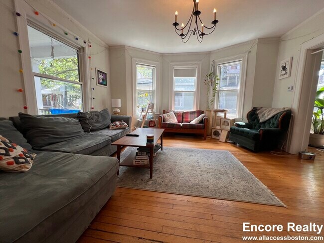 Building Photo - 9 Kenwood St