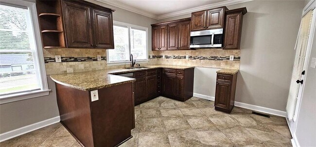Foto del edificio - 1752 Parkhill Dr