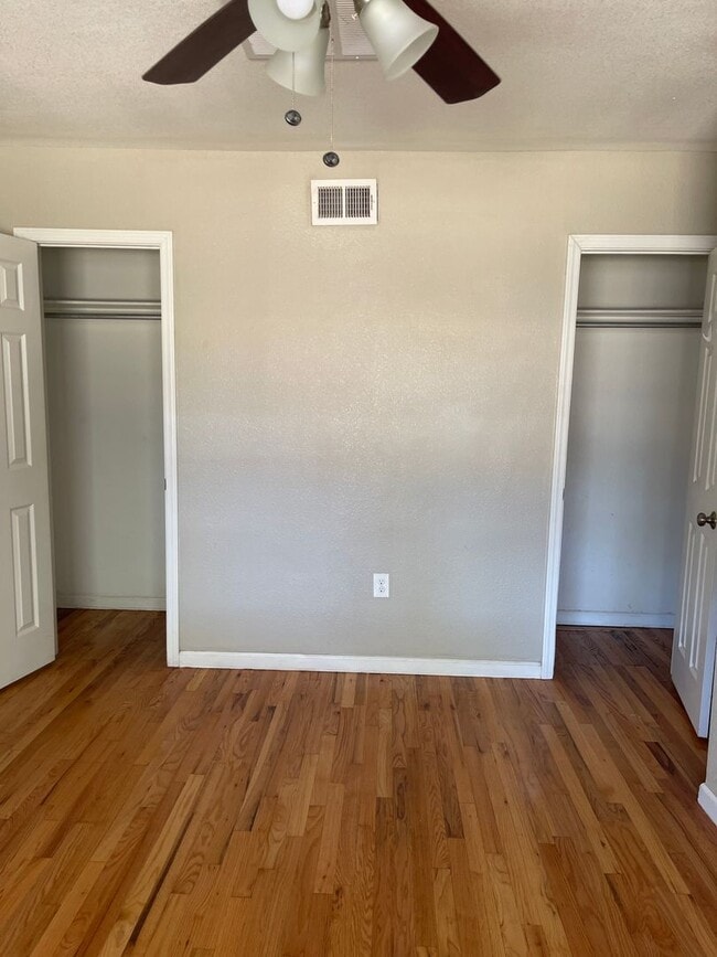 Building Photo - 4/3 w/ half bath! Close to TTU! Plenty of ...