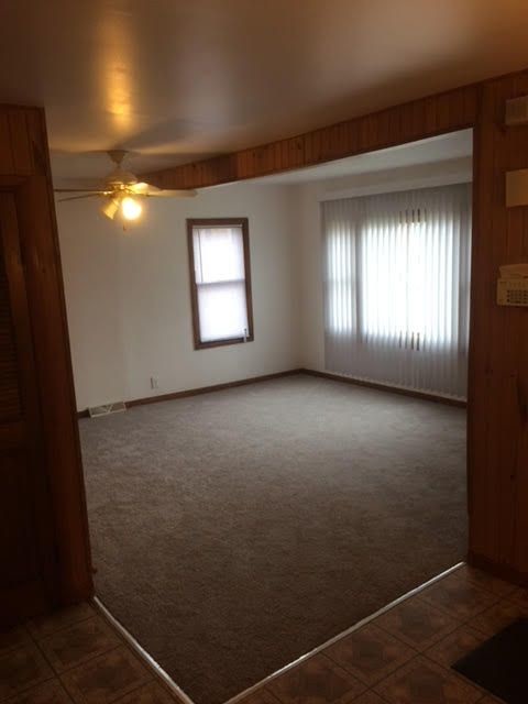 Building Photo - 552 Freeland Ave