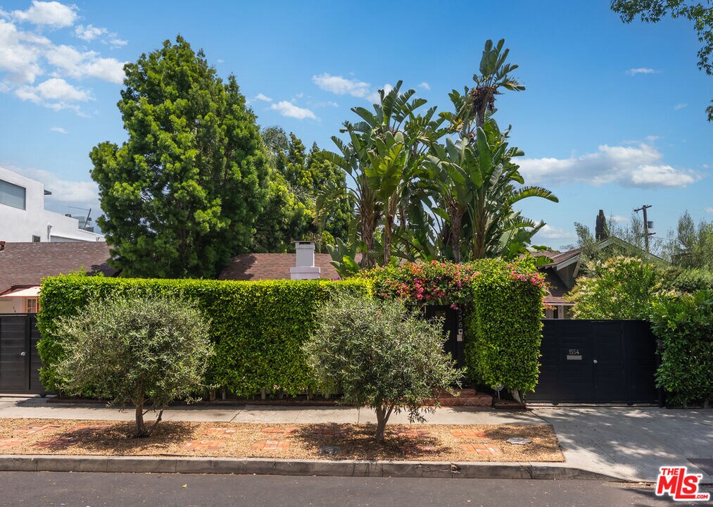 Foto principal - 1558 N Stanley Ave