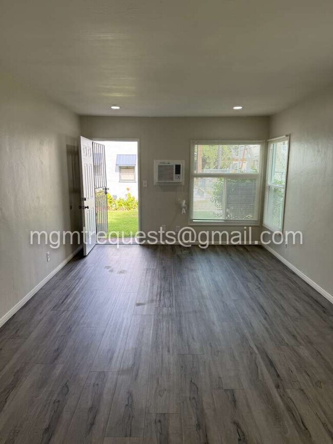 Foto del edificio - 4228 Tenth St, Unit 4228