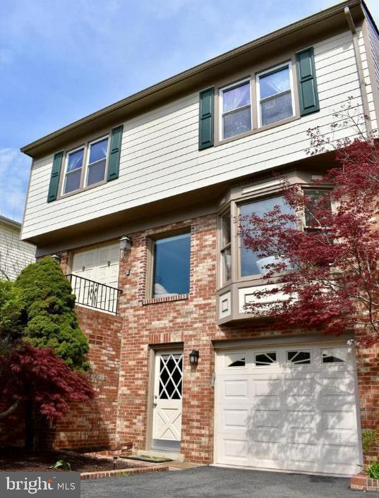 Foto del edificio - 6856 Chelsea Rd