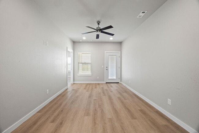 Building Photo - 1506 SW Poigai Wy