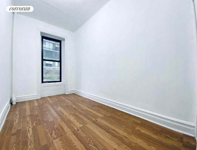 Building Photo - 248 E 23rd St