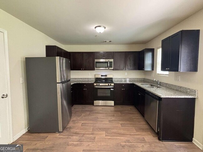 Foto del edificio - 629 Carlton Pointe Dr