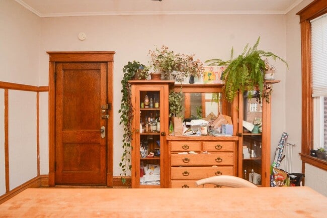 Foto del edificio - 819 N Campbell Ave