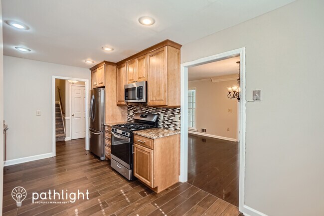 Building Photo - 1415 Camden Walk