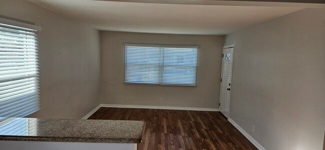 Foto del edificio - 4579 W 161st St