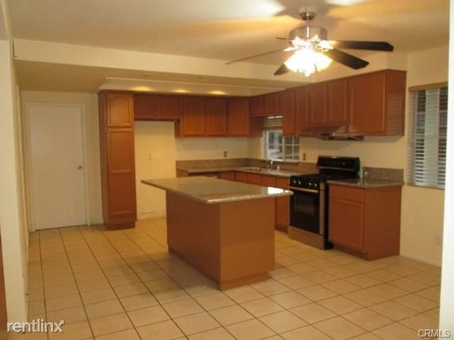 Primary Photo - 4 br, 3 bath House - 212 S Rock River Rd