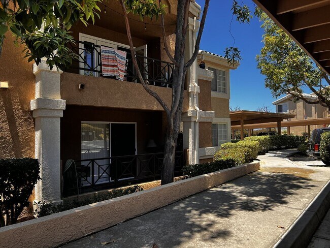 Foto del edificio - 6991 Ballena Way