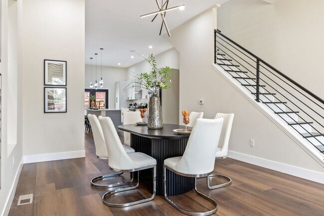 Foto del edificio - New construction single family home in the Grove for rent