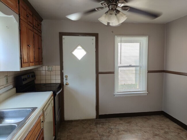 Foto del edificio - 3401 Earlham Dr