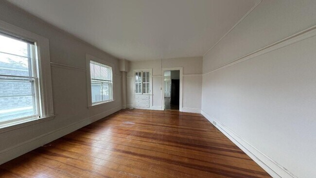 Building Photo - 136 Woburn St