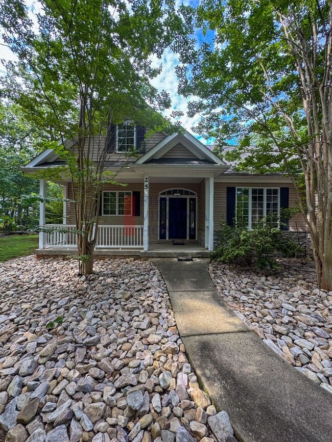 Building Photo - 25 Fleetwood Dr
