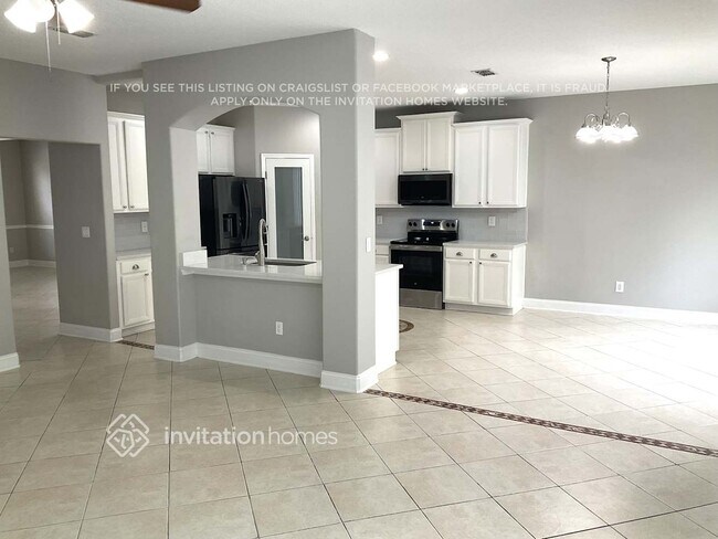 Foto del edificio - 395 Hearthside Ct