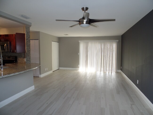 Foto del edificio - 3421 NW 44th St