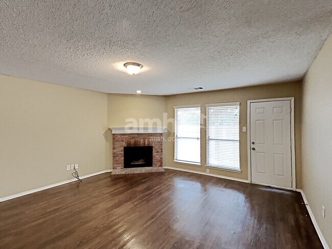 Foto del edificio - 1409 Prairie Dr