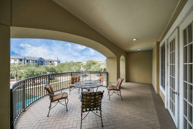 Building Photo - 7575 Kirby Dr