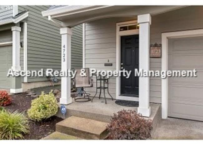 Building Photo - **Move In Special** Heart of Hillsboro HiTech 3 Bed Townhome Attached Garage 1 Small Pet w/Pet Rent