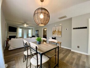 Building Photo - 16 Summit Commons Ct