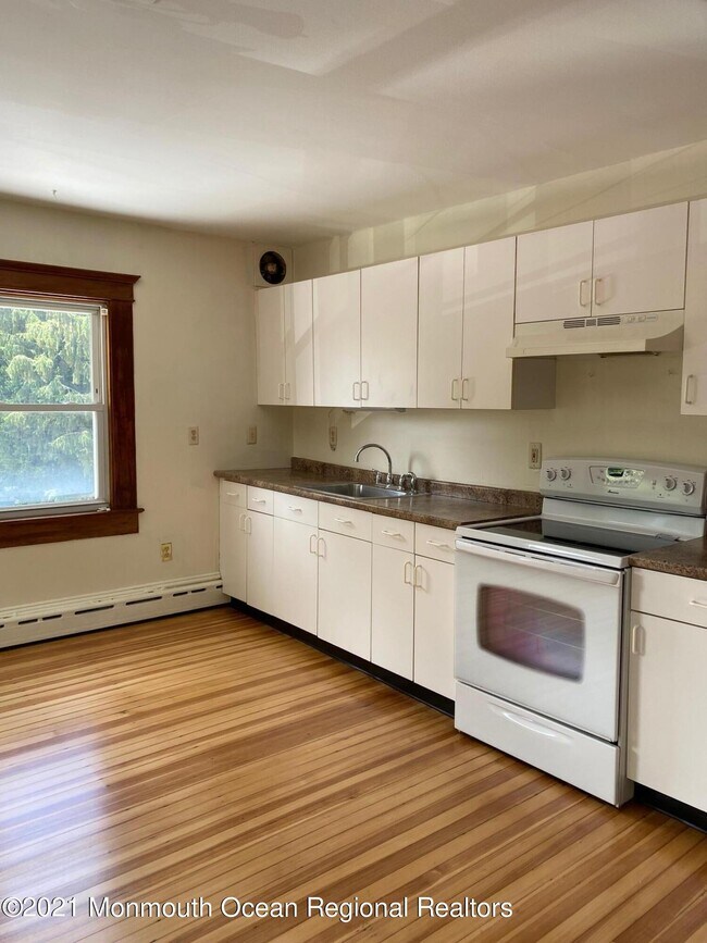 Building Photo - 628 Beers St