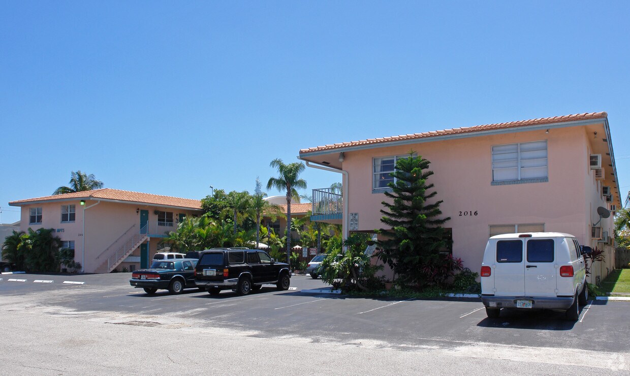 Primary Photo - Laudergate Apartments
