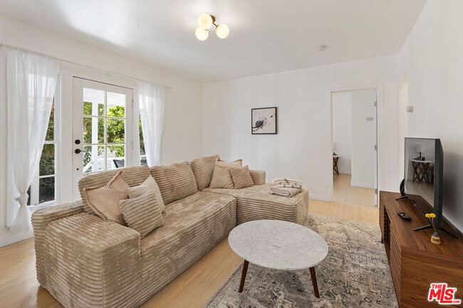 Building Photo - 741 N Dillon St