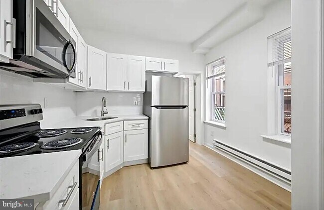 Building Photo - 1616 W Wingohocking St