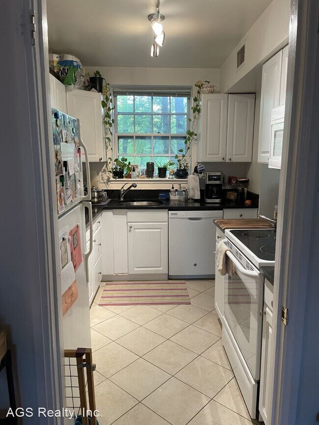 Building Photo - 1 br, 1 bath House - 3990 Langley Court, N...