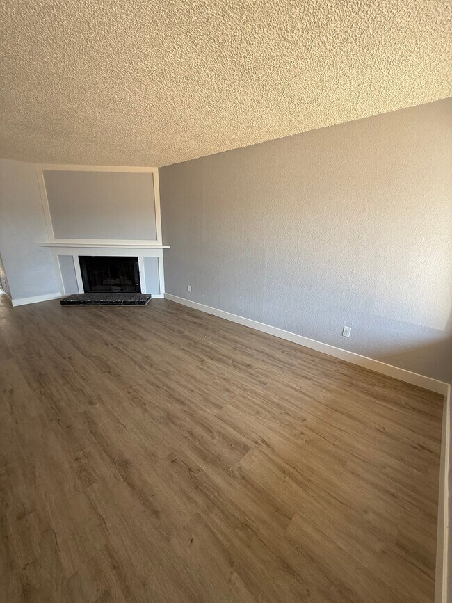 Foto del edificio - 7325 Florinda Way