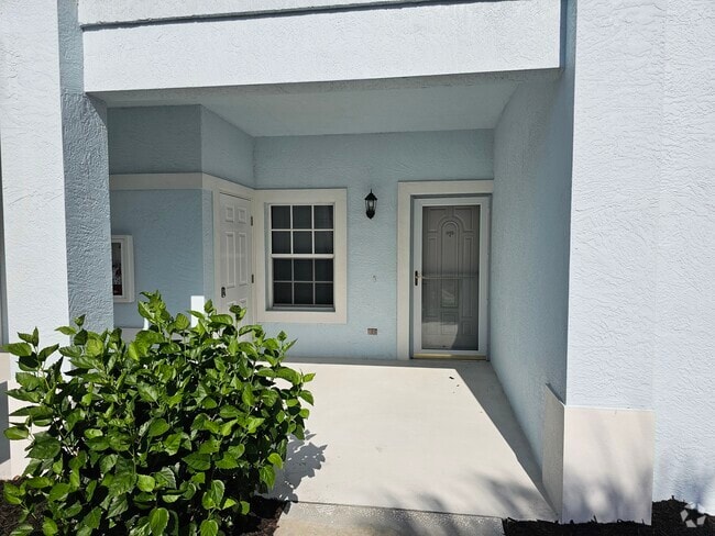 Building Photo - 1457 San Cristobal Ave