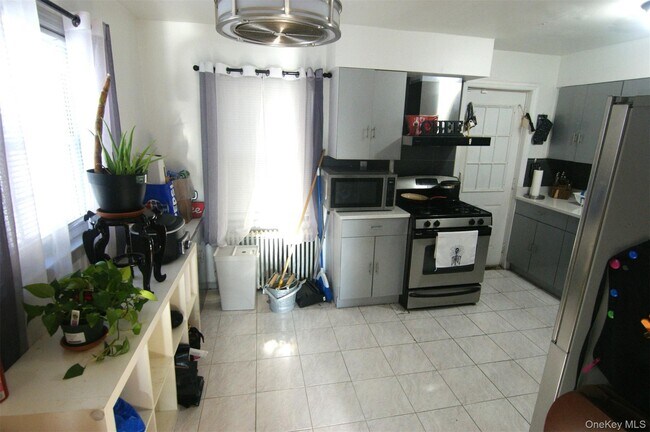 Foto del edificio - 86-11 256th St