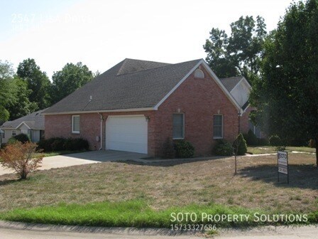 Building Photo - 2547 Lisa Dr