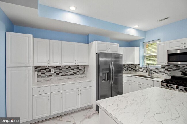 Foto del edificio - 2571 W Fayette St