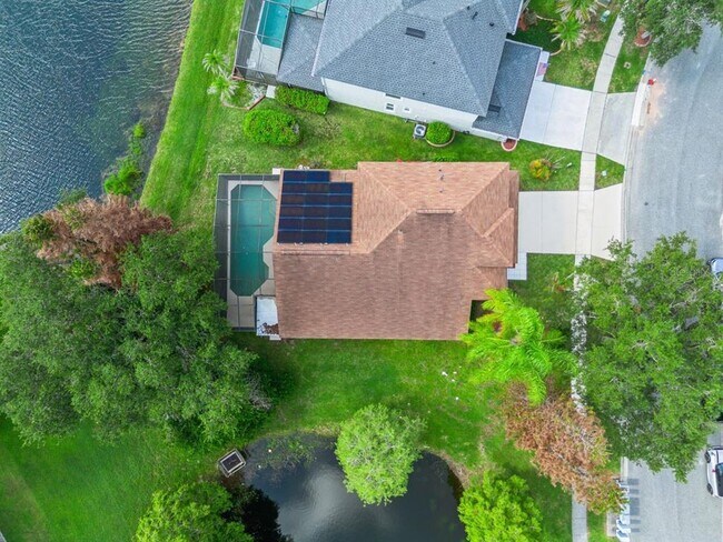 Foto del edificio - 13635 Waterhouse Way