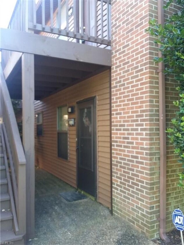 Foto principal - 151 Windsor Castle Dr