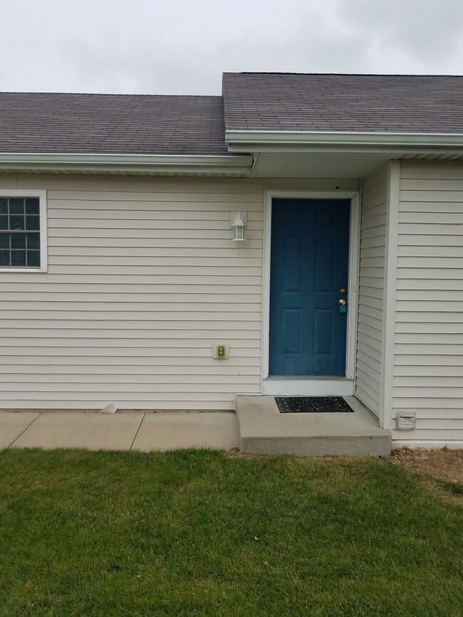 Building Photo - Nice 2 Bedroom 1-Bath Condo in Goshen