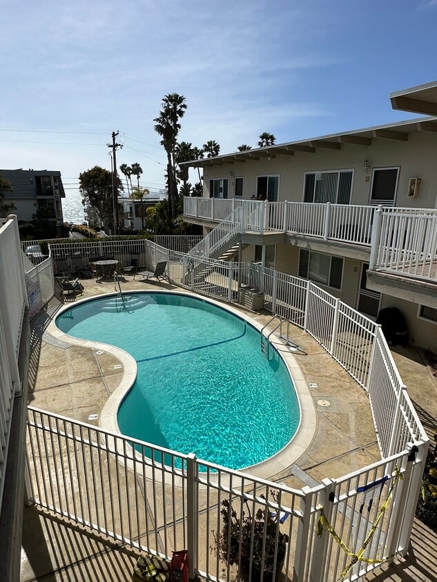 Building Photo - Maui Apartments