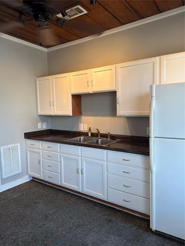 Foto del edificio - 1513 Hurley Ave