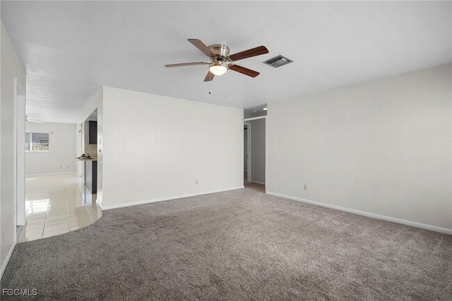 Foto del edificio - 9721 Deerfoot Dr