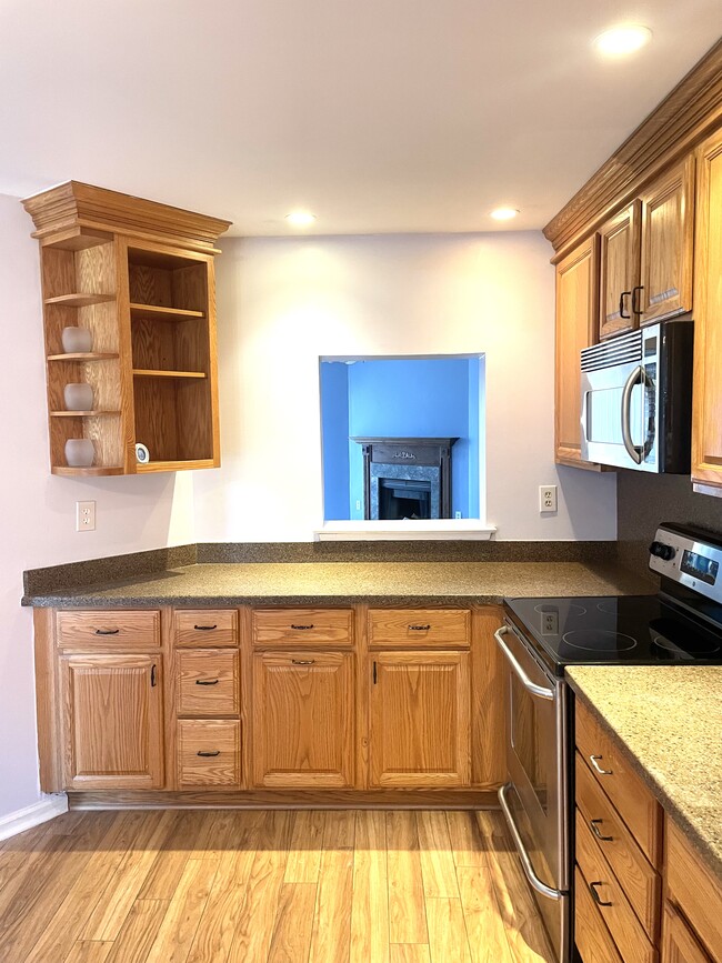 Building Photo - 301 Tupelo Grove