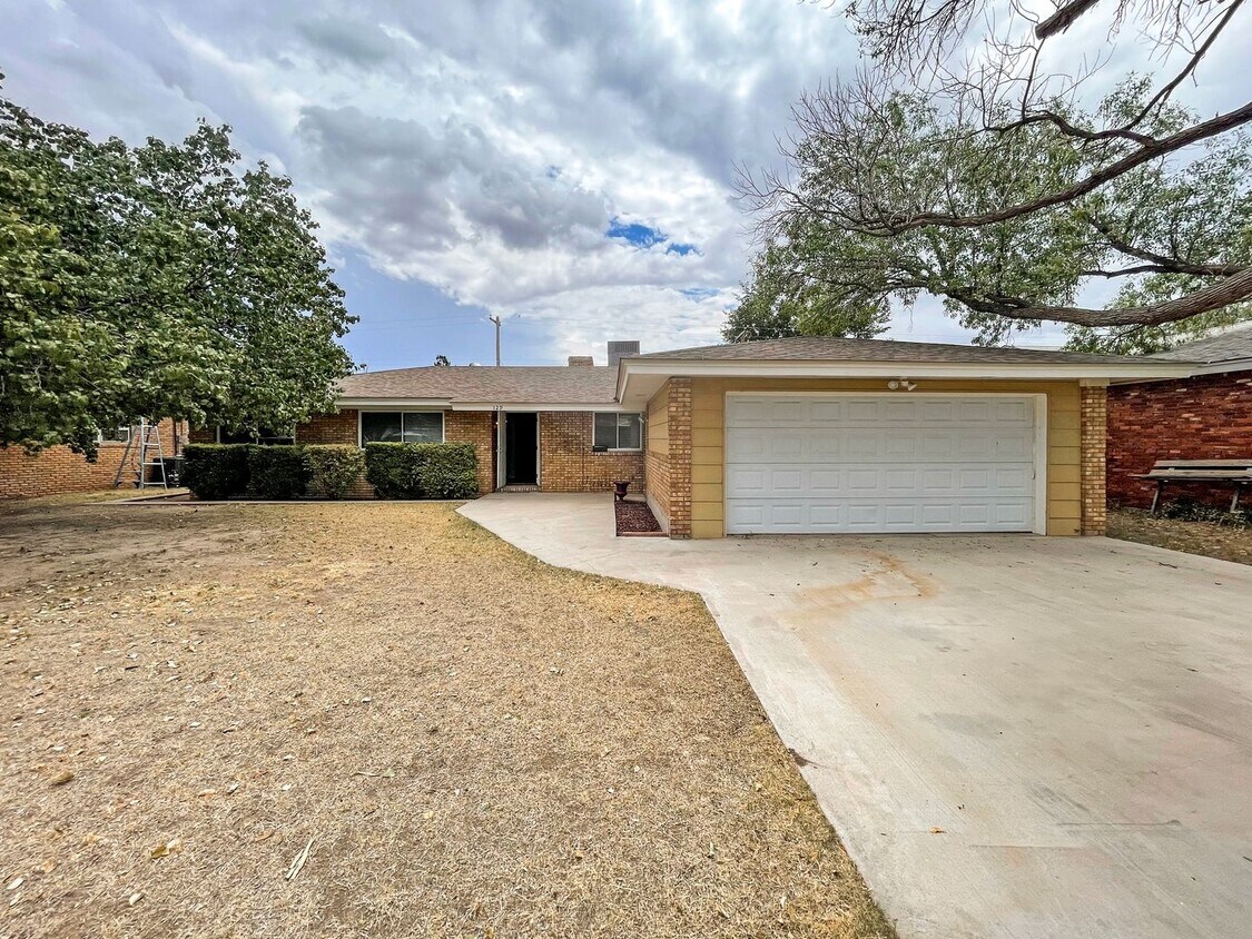 Primary Photo - 129 W Alto Dr