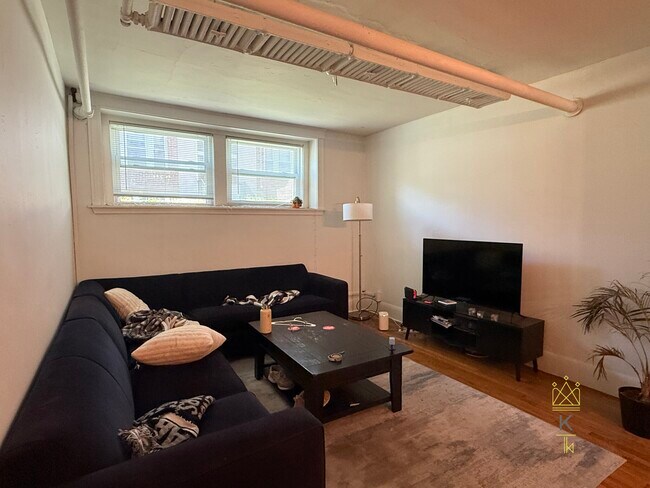 Foto del edificio - 46 Longwood Ave