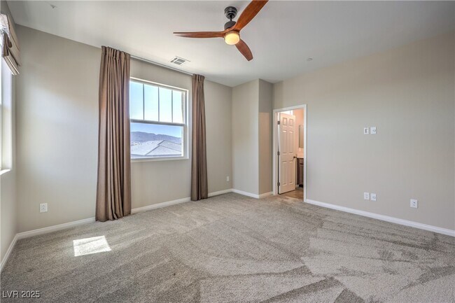 Foto del edificio - 904 Cottonwood Hl Pl