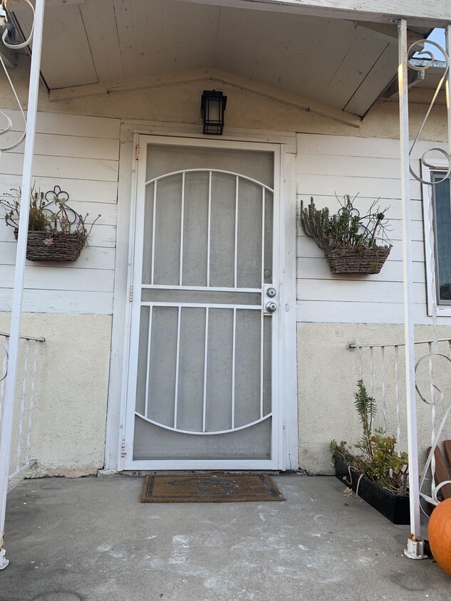 Primary Photo - 2409 Elmgrove St