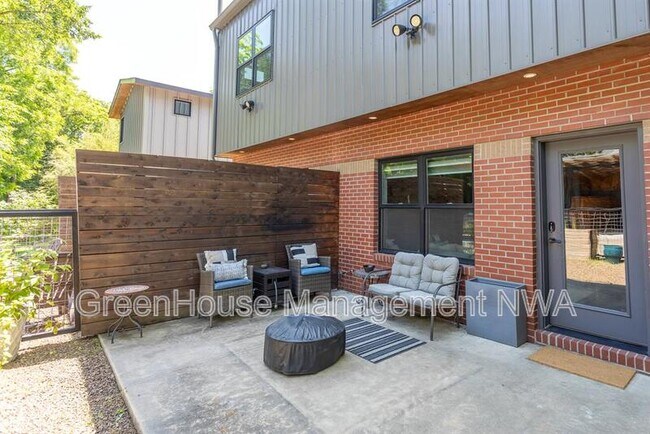 Foto del edificio - 808 S Locust Ave