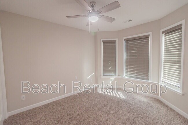 Foto del edificio - 3793 Mayfield Dr