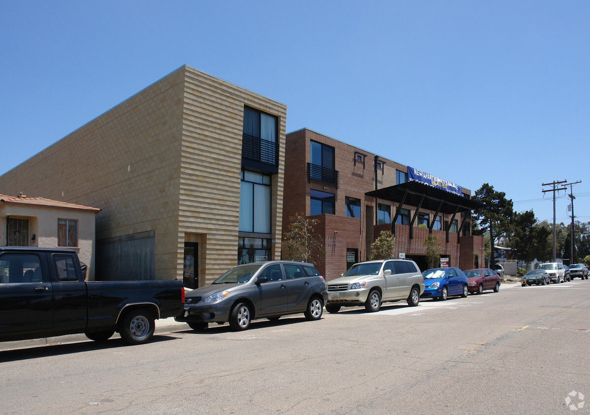 Building Photo - Del Rey Apartments