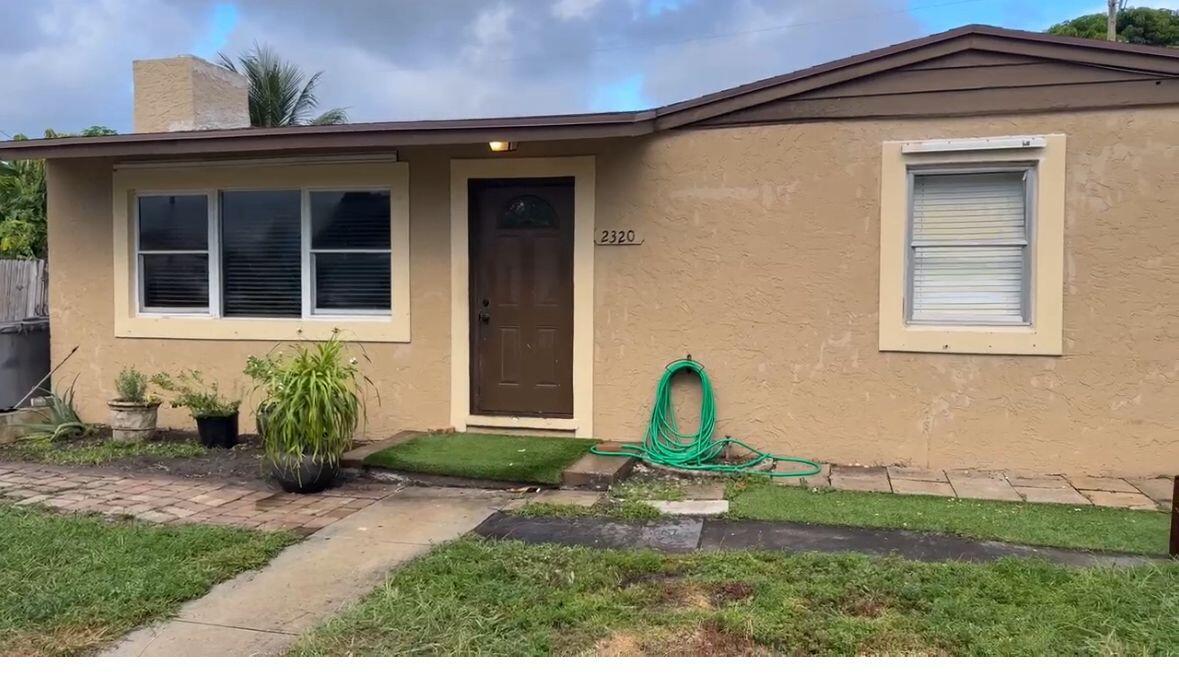 Foto principal - 2320 Cypress Rd